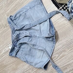 American eagle high waisted mom short